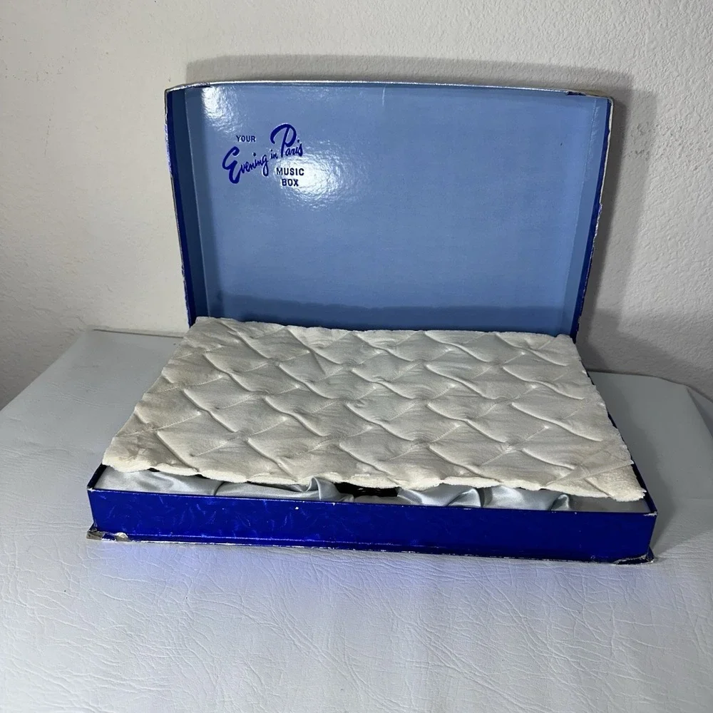 New RARE! Vintage 6 Bottle Large Evening in Paris Gift Set w/ Case 1940-50's.